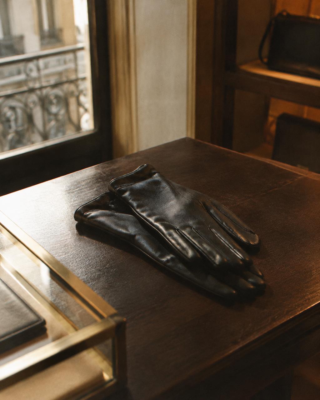 Gants d'agneau Gants d'agneau, Maison Verneuil — Paris